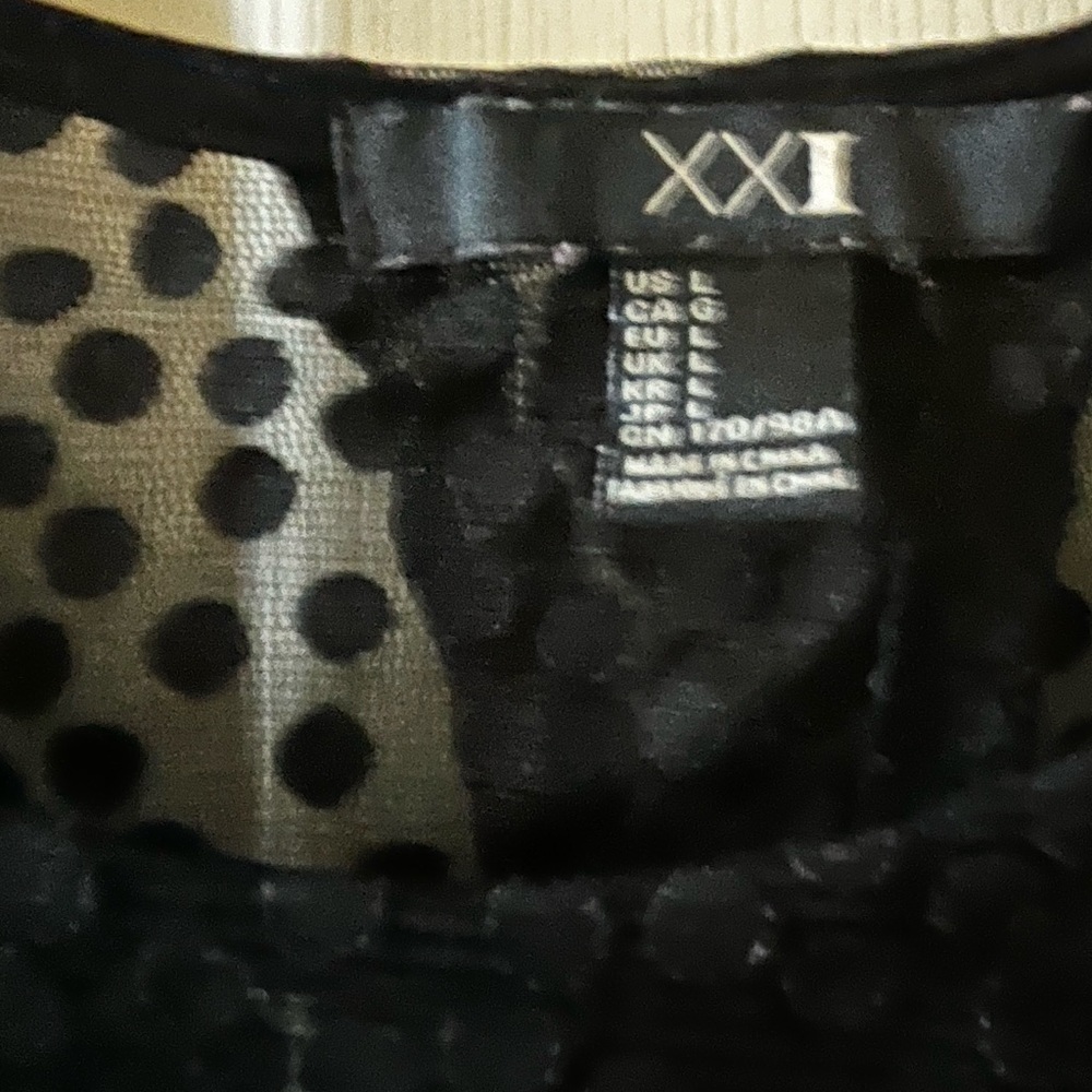 Forever 21 Sheer Black Polka Dot Short Sleeved Crop Top Shirt Size Large - Picture 3 of 3